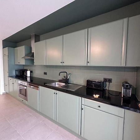 Mons - Superbe Appartement 2Ch - Parking Gratuit Exterior foto
